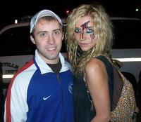 Awkwardly Smiling With Celebrities