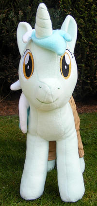 Lyra Plushie