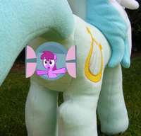 Lyra Plushie