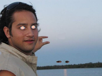Can You Please Photoshop The Sun Between My Fingers?