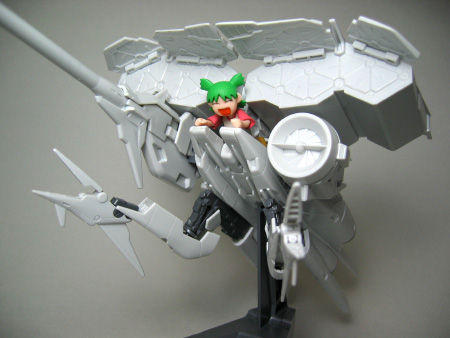 yotsuba_in_a_giant_gun_thingy_by_Michelle_H.jpg