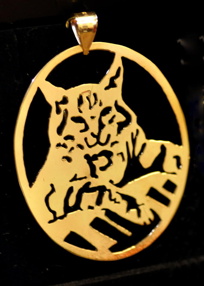 Keyboard_Cat_Pendant_by_Blue_Sun_Jewelers.jpg