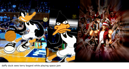 Daffy Duck sees Terry Bogard while playing Space Jam
